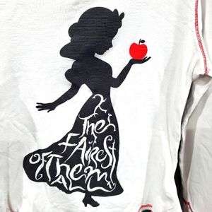 NWOT Disney Snow White 🍎 thin Thermal Shirt Long Sleeve "Fairest of them